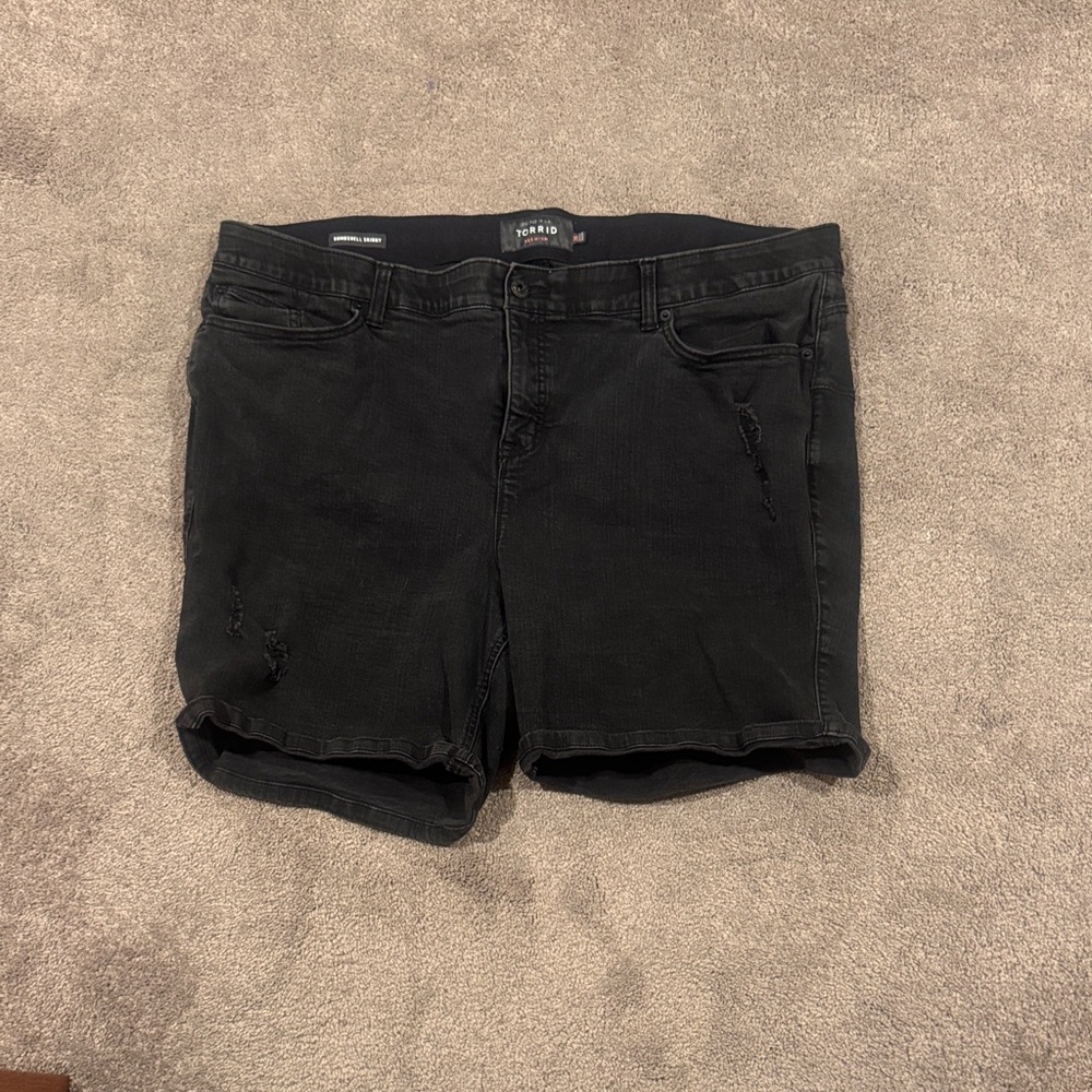 Torrid Bombshell Skinny Denim Shorts SIZE 26 Black Distressed Stretch Plus Size